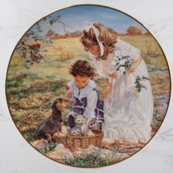 Sandra Kuck Collectors Plate - "Delightful Bundle" - Hearts and Flowers - Picture 1 of 1